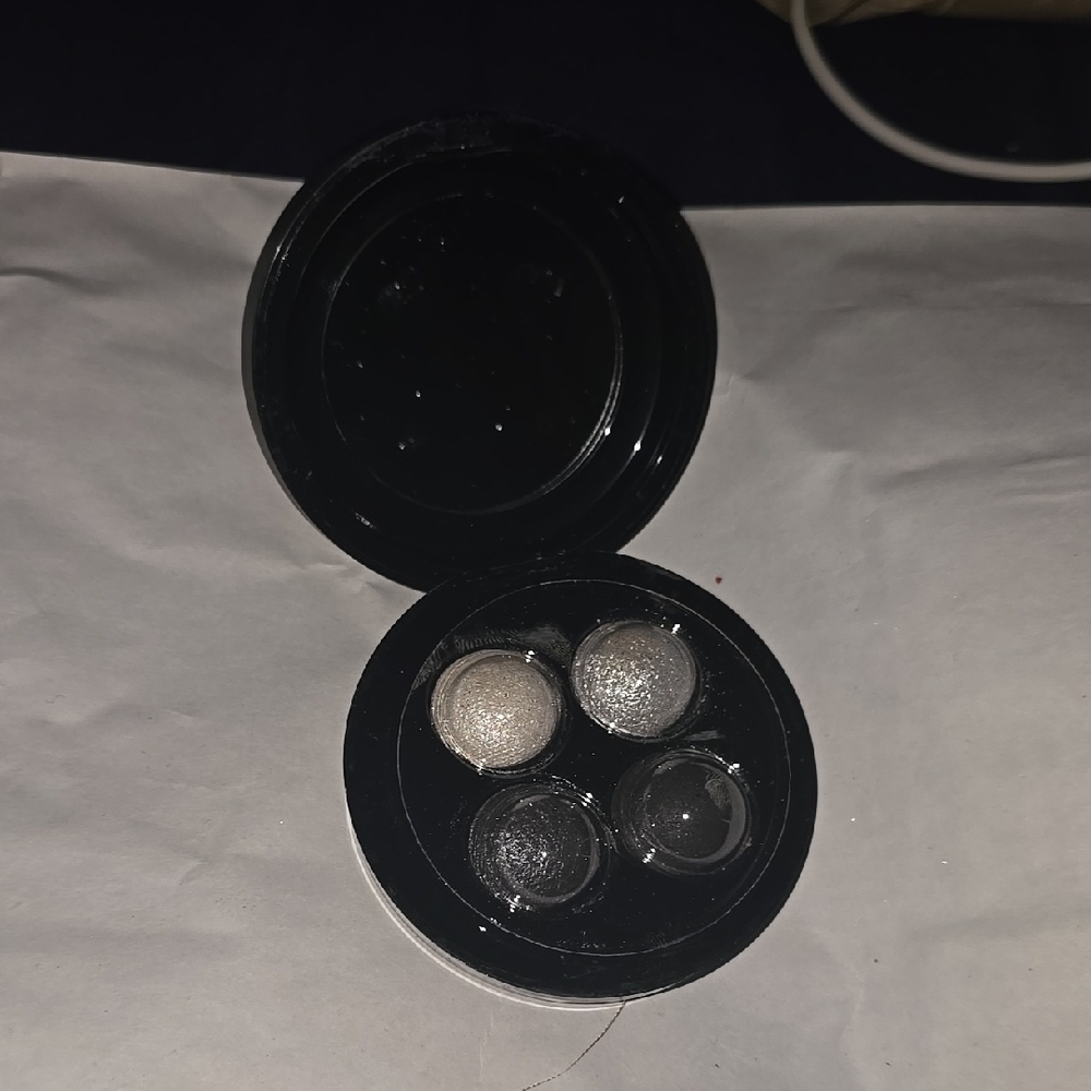 MAC Black Compact Case - Picture 3 of 4